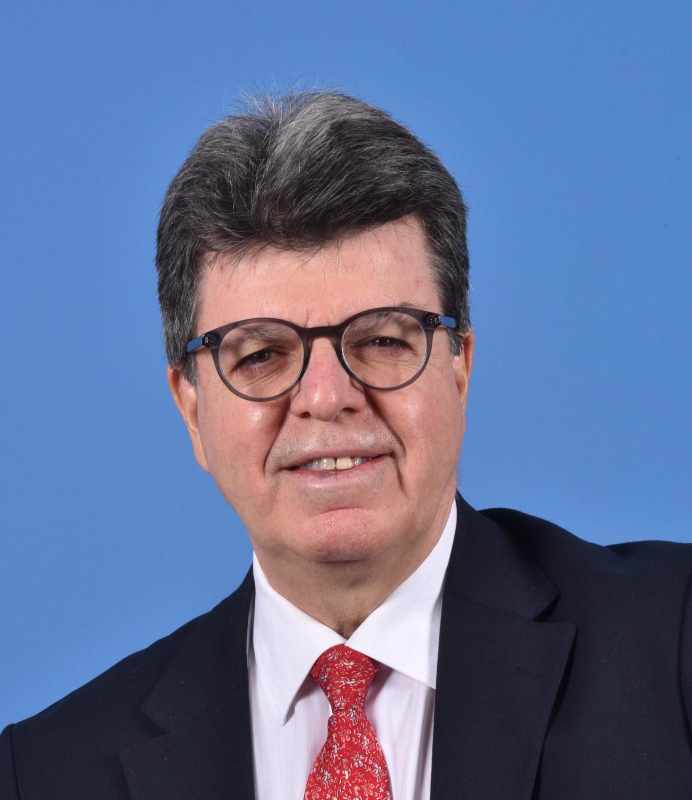 Dr. Fazıl Apaydın